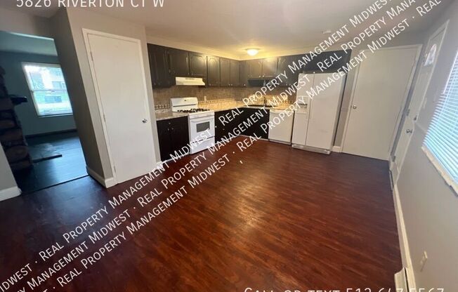 5826 RIVERTON CT W