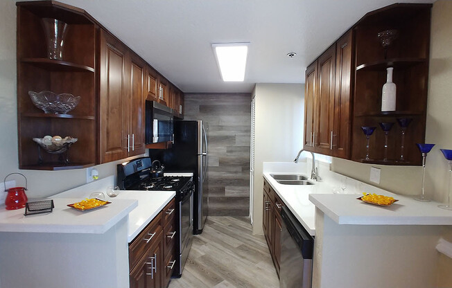 2 beds, 2 baths, 910 sqft, $2,850, Unit 203