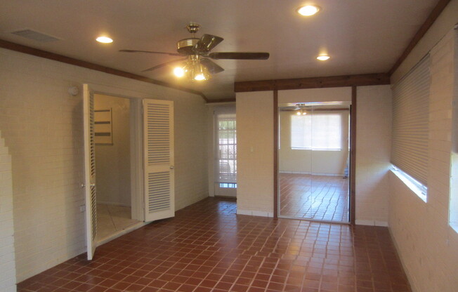 3 beds, 2 baths, $1,600