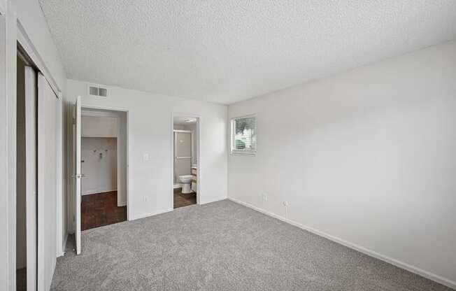 Reflections at Cherry Creek in Aurora, CO Bedroom