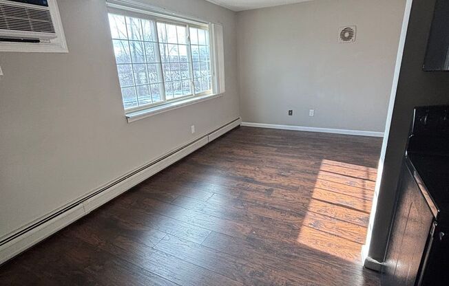 1 bed, 1 bath, 650 sqft, $995, Unit 23-203