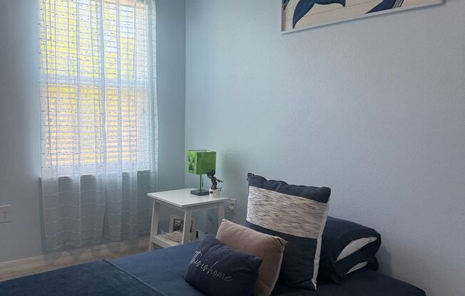 3 beds, 3 baths, $2,400
