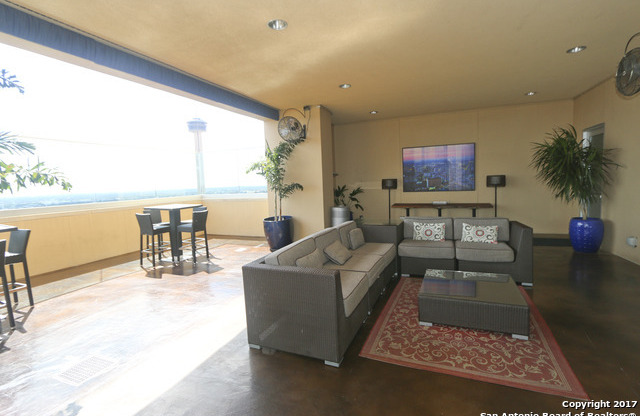 1 bed, 1 bath, $2,050, Unit # 301