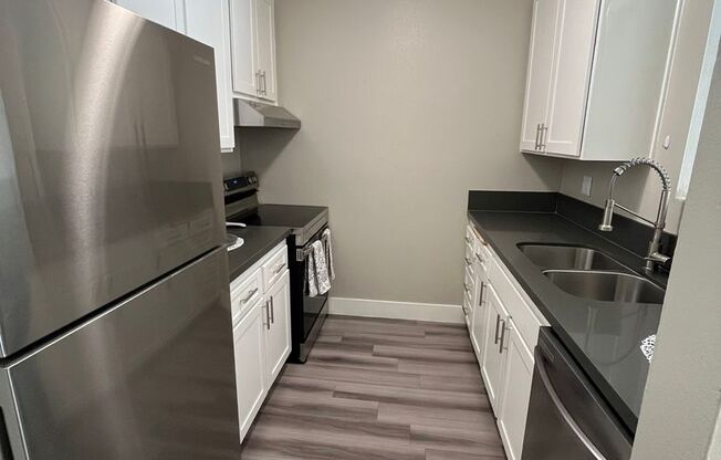 1 bed, 1 bath, 714 sqft, $1,825, Unit 094