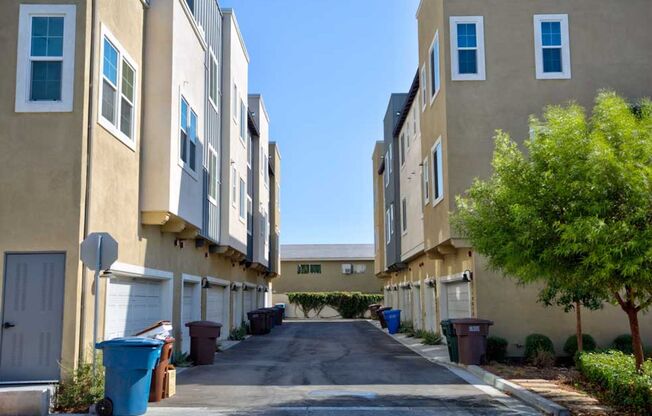 3 beds, 2.5 baths, $3,500