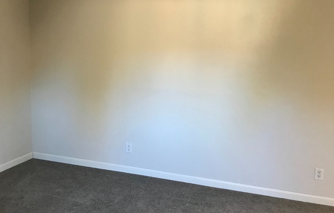 Upper unit in SW Bend Close to Old Mill and Shops