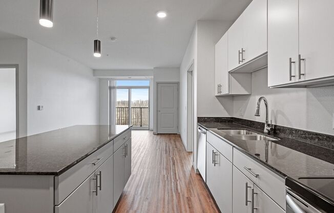 2 beds, 2 baths, 1,087 sqft, $2,095, Unit 430