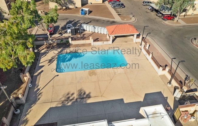 2807 E LN MARCHE AVE