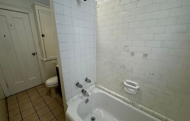 2 beds, 1 bath, $1,900, Unit 1507 #1