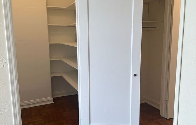 Studio, 1 bath, 413 sqft, $1,425, Unit Royal York 1015