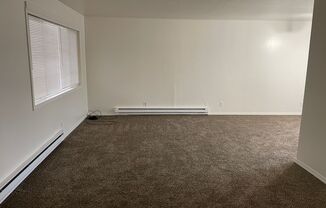 3 beds, 1 bath, $1,250, Unit A