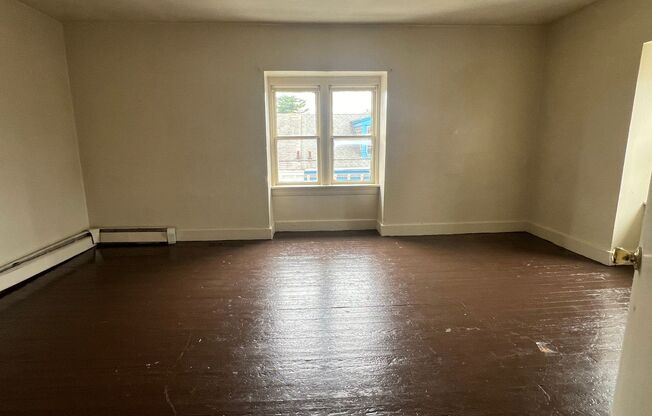 1 bed, 1 bath, $725, Unit 3rd Floor