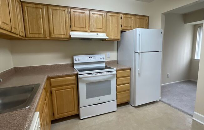 2 beds, 2 baths, 1,000 sqft, $1,925, Unit 14227 #203
