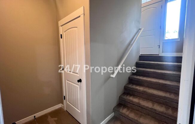 **End of summer SPECIAL in Sandy** 3BD I 2.5BA Townhome *$200 rent credit*