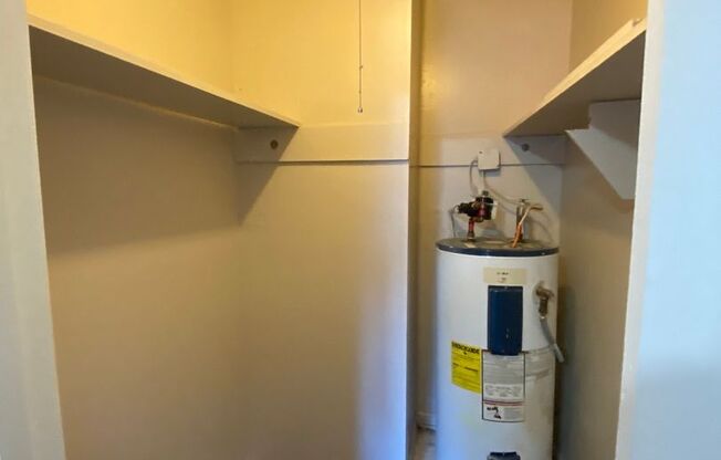 1 bed, 1 bath, 564 sqft, $1,050, Unit 4532-01