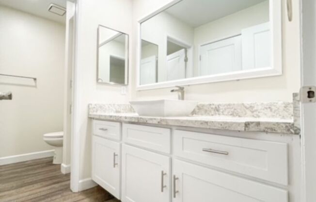 3 beds, 2 baths, 1,211 sqft, $2,090, Unit 1690-121