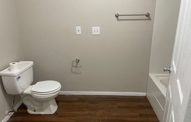 2 beds, 1 bath, 750 sqft, $700, Unit CC177