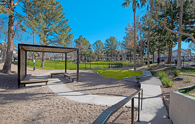 Covered Benches | The Catherine Townhomes in Scottsdale