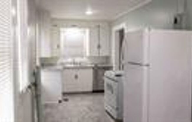 2 beds, 1 bath, $985