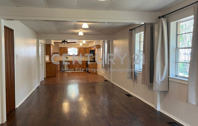 Charming 3/2 Home in Waxahachie For Rent!