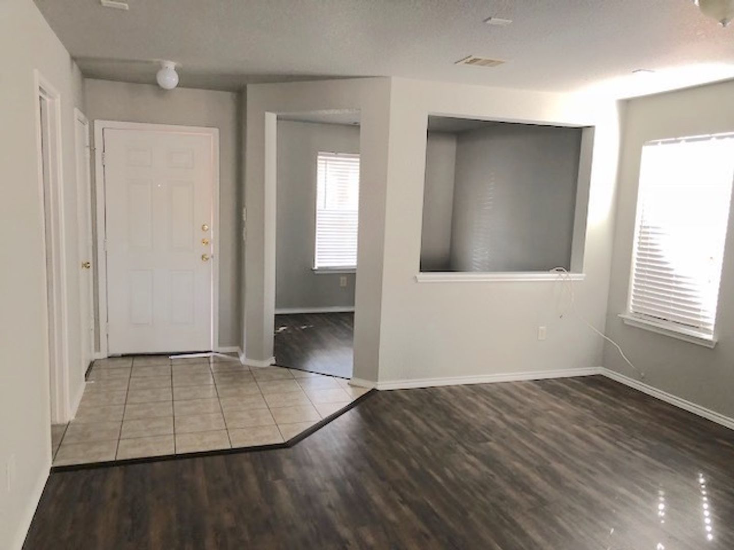 Spacious 3 bedroom 2 bath in Bristol Place!