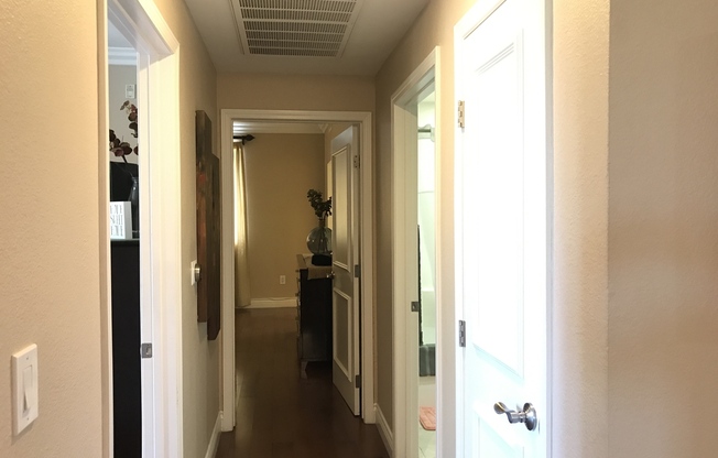 2 beds, 2 baths, $2,400, Unit # 206