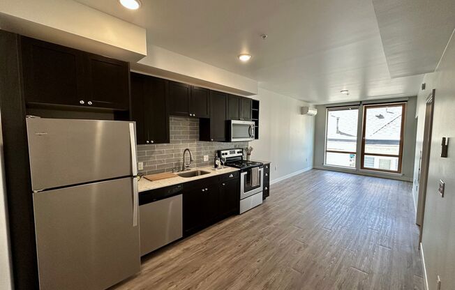 1 bed, 1 bath, 593 sqft, $2,150, Unit Unit 504