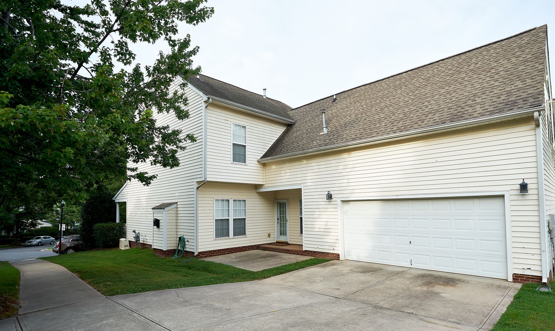 5 Bedroom 4 Bath Single Family Home with Garage - Furnished or Unfurnished