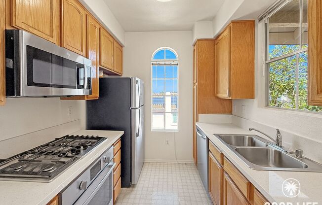 Great 1 BR/1 BA in the Mirabella community of Mira Mesa!