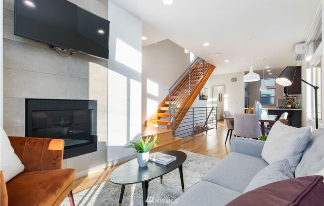 Modern 4-Bedroom Townhome in the Heart of Fremont – 1,523 Sq Ft