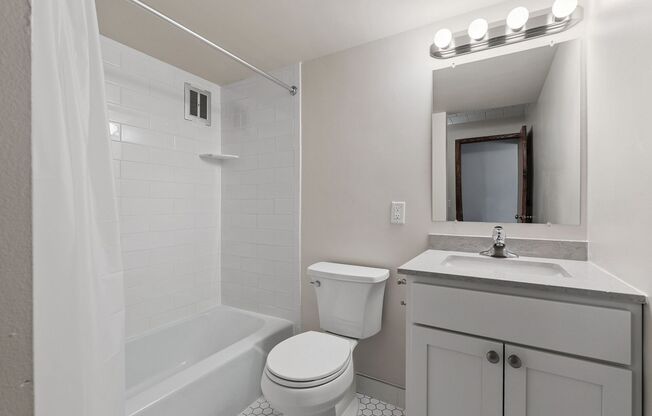 Studio, 1 bath, 500 sqft, $825, Unit 29