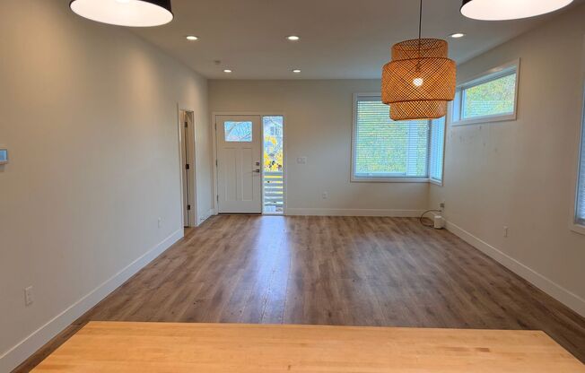 4 bed/3.5 Bath Townhouse in Richmond Neighborhood, SE Portland