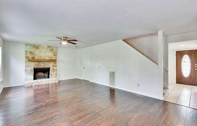 Great 3 bedroom home in South Austin!