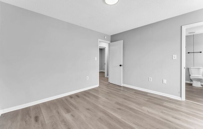 2 beds, 1.5 baths, 1,600 sqft, $1,295