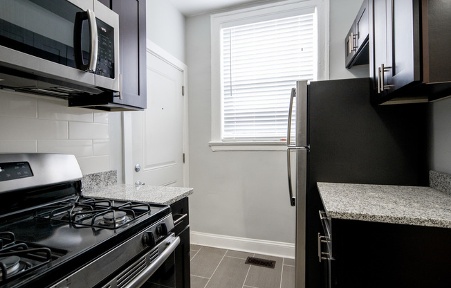 2 beds, 1 bath, 569 sqft, $2,300, Unit 1112-1st floor