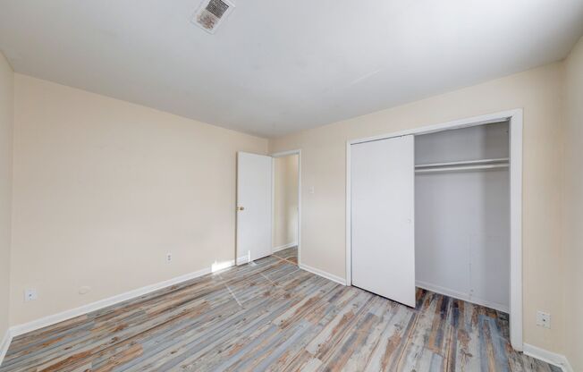 2 beds, 1 bath, 800 sqft, $1,199, Unit 8647C