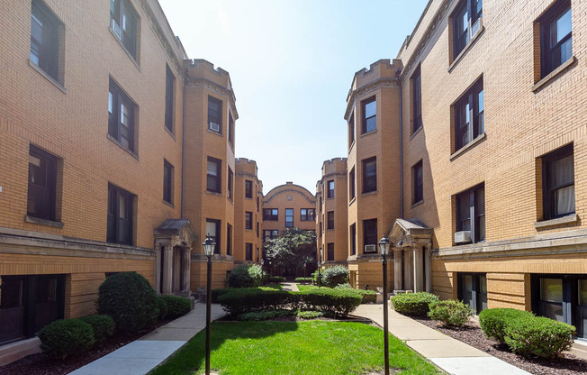 2418 SAWYER
