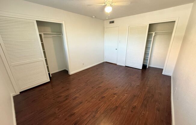 2 beds, 1 bath, 954 sqft, $1,705, Unit RRO-203