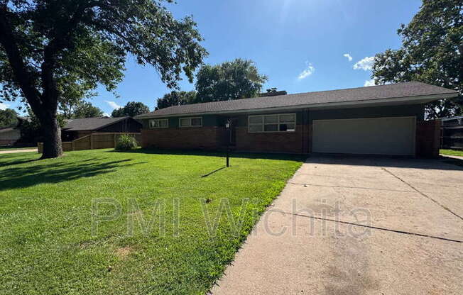 945 N CRESTLINE AVE