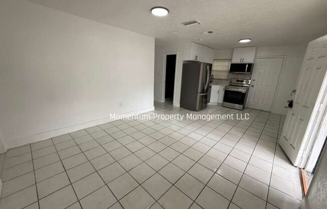 BEAUTIFUL & REMODELED 3/2 AVAILABLE NOW!!