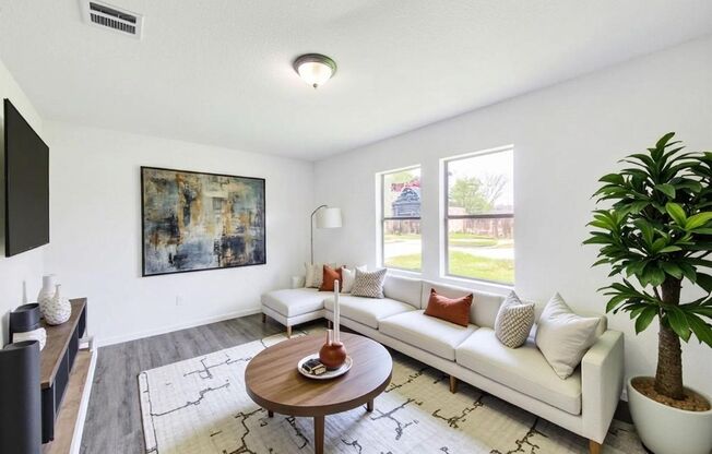 RECENTLY REMODELED 4 BEDROOM 2 BATH HOUSE IN MEDICAL CENTER