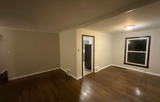 3 beds, 1 bath, $1,250, Unit 12612