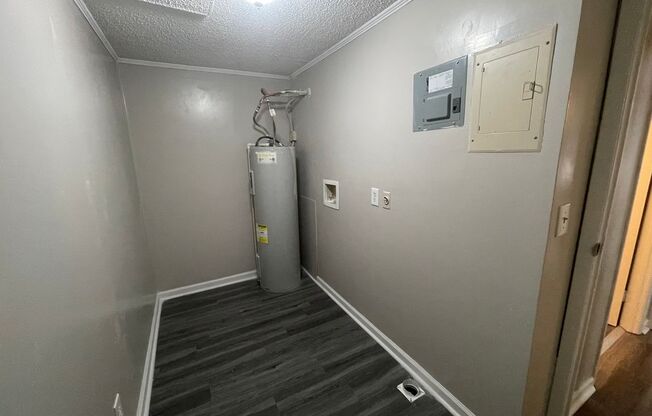 2 beds, 1 bath, 900 sqft, $1,275