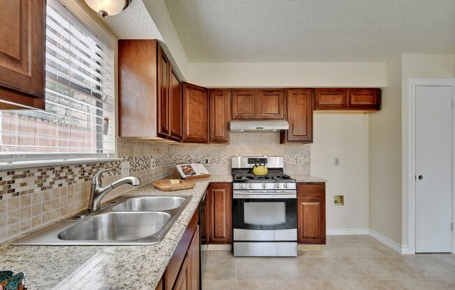 1622 PEACHTREE VLY DR