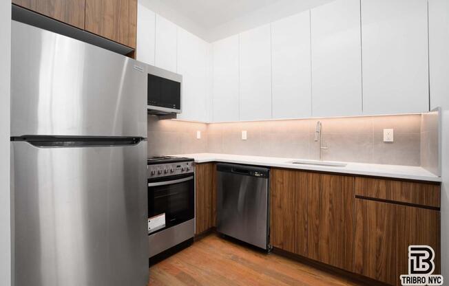 2 beds, 2 baths, $3,650, Unit 3F
