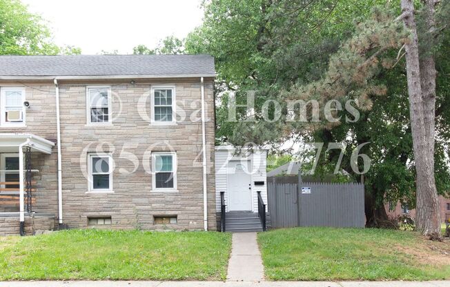 Newly Renovated 3 Bed, 1.5 Bath in Fairview!