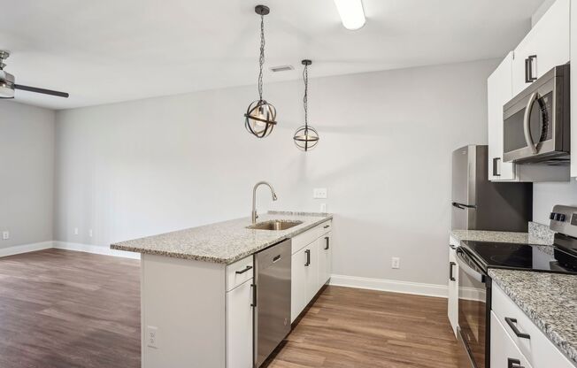 1 bed, 1 bath, 740 sqft, $1,599, Unit 600 - 3G