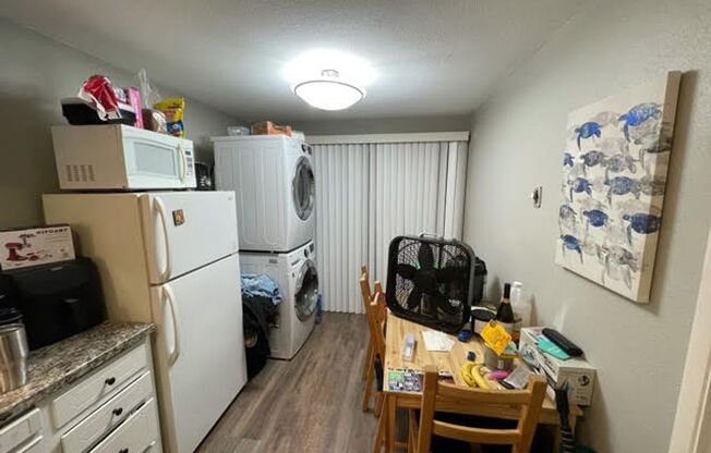 1 bed, 1 bath, $1,200