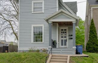 2 beds, 1 bath, 700 sqft, $1,250, Unit 02