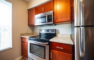 2 beds, 1 bath, $1,195, Unit 975 E